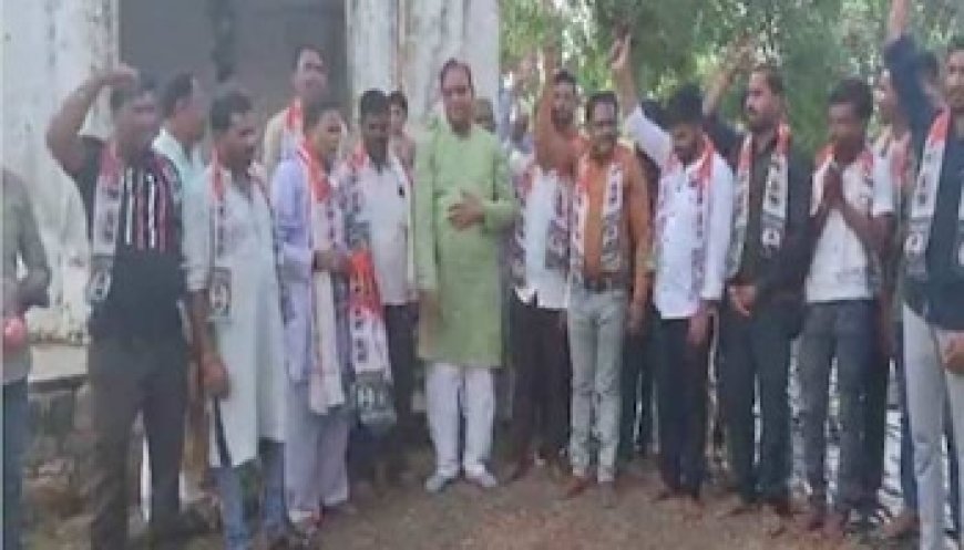 MP बीजेपी को लगा बड़ा झटका, केंद्रीय मंत्री के जिले में कांग्रेस की बड़ी सेंधमारी