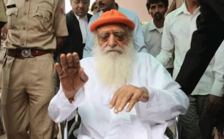 जेल से बाहर आने की उम्मीदों को SC से लगा था झटका, अब पैरोल के लिए आसाराम के वकीलों ने किया ये काम