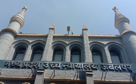 धार्मिक उत्सव के बारे में कथित रूप से संवेदनशील व्हाट्सएप टेक्स्ट आईपीसी की धारा 153-ए और 505 के तहत अपराध नहीं है, जब तक कि इसमें दो धार्मिक समूह शामिल न हों: एमपी हाईकोर्ट