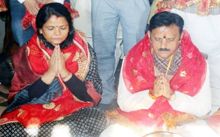 उप मुख्यमंत्री श्री राजेंद्र शुक्ल ने सपत्नीक किए माँ शारदा के दर्शन