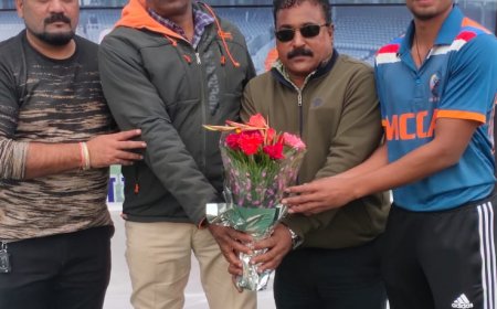 द्वितीय मशरूम वर्ल्ड सीनियर्स कप  क्रिकेट प्रतियोगिता* *एम सी सी ए ने वी एस अकादमी को 49 रन से हराया