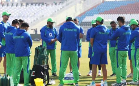 PAK vs AUS: दूसरे टेस्ट से पहले पाकिस्तान को लगा तगड़ा झटका, टीम का धाकड़ गेंदबाज हुआ सीरीज से बाहर