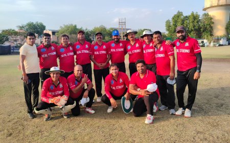 मशरूम वर्ल्ड मास्टर्स एवं सीनियर्स कप क्रिकेट प्रतियोगिता* *रोमांचक मैच मे अरेरा क्रिकेट अकादमी ने अकीरा क्रिकेट अकादमी को 6 रन से हराया जबकि सेंट्रल स्ट्राइकर इंदौर ने भोपाल मास्टर्स को 76 रन से हराया