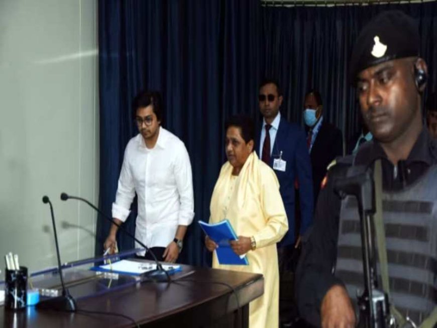 BSP प्रमुख मायावती ने किया उत्तराधिकारी का ऐलान, इस शख्स को सौंपी विरासत