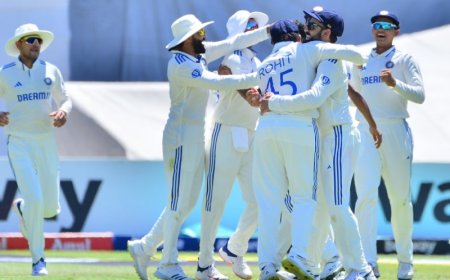 सिराज के 'सिक्सर' से ढेर हुई साउथ अफ्रीका की बल्लेबाजी, बुमराह को दो विकेट