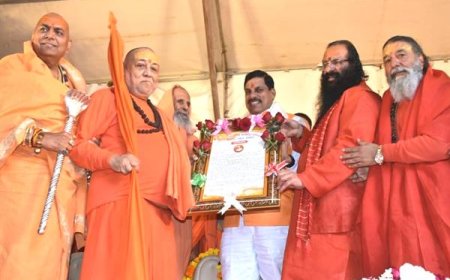 मुख्यमंत्री डॉ. मोहन यादव “सनातन भूषण” की उपाधि से सम्मानित