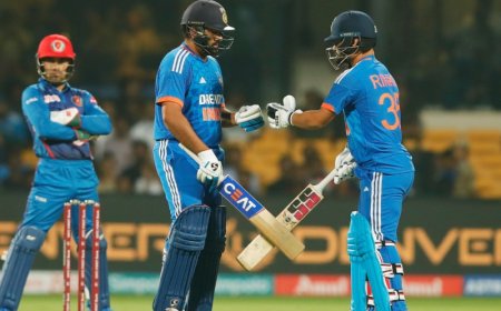 Super Over में रोहित शर्मा रिटायर हर्ट हुए थे या रिटायर आउट? जानें क्या है नियम