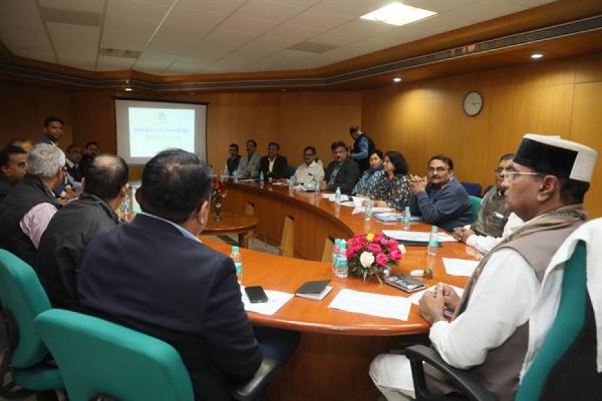 सहकारी बैंकों को कॉर्पोरेट जगत से जोड़ने के लिये प्रोफेशनल्स की सहायता लें