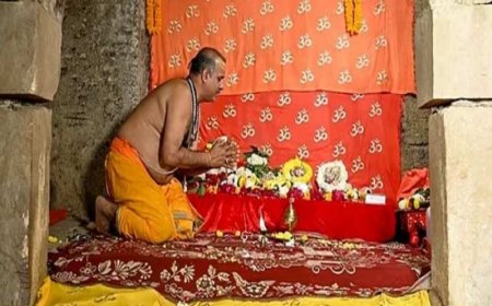 तहखाने में 'पूजा' होती रहेगी', मुस्लिम पक्ष को कोर्ट से मिला एक और झटका