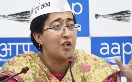 केजरीवाल के बाद अब आतिशी के घर पहुंची क्राइम ब्रांच की टीम, विधायकों की खरीद-फरोख्त के मांग रही सबूत