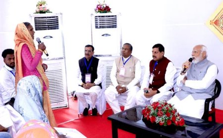 प्रधानमंत्री श्री नरेंद्र मोदी ने विभिन्न योजनाओं के हितग्राहियों से किया संवाद