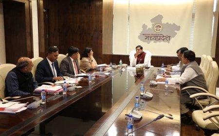 नर्मदा के घाटों सहित प्रदेश की सभी नदियों पर विद्यमान धार्मिक महत्व के घाटों को प्राथमिकता से विकसित किया जाए - मुख्यमंत्री डॉ. यादव