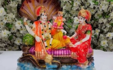 भगवान विष्णु के चरणों के पास क्यों बैठती हैं 'धन की देवी' मां लक्ष्मी? पढ़ें रोचक कथा