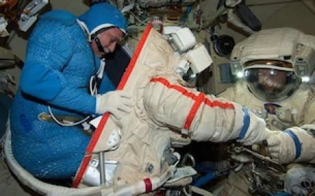 कभी सोचा है भारी भरकम स्पेस सूट में गर्मी क्यों नहीं लगती? वजह जानेंगे तो रह जाएंगे हैरान