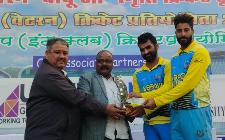 स्व. श्री कैलाश सारंग स्मृति आठवीं मास्टर्स कप क्रिकेट प्रतियोगिता : कॉर्पोरेट ग्रुप मे एम पी -03 इन ने वेदांत को 9 विकेट से हराया                                                डीजीपी 11 ने एमसीयू को 164 रन से पराजित किया