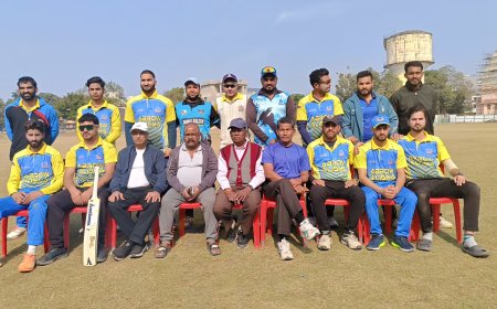 स्व. श्री कैलाश सारंग स्मृति आठवीं मास्टर्स कप क्रिकेट प्रतियोगिता : कॉर्पोरेट ग्रुप के ख़िताबी मुकाबल toले मे एमपी-03.in ने हमीदिया स्पोर्ट्स को 9 विकेट से हरा कर किया खिताब पर क़ब्ज़ा