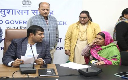 जनसुनवाई में अधिकारियों ने सुनी आवेदकों की समस्याएं