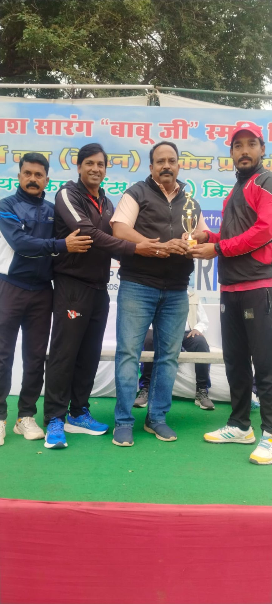 स्व. श्री कैलाश सारंग स्मृति आठवीं मास्टर्स कप क्रिकेट प्रतियोगिता : वेटरन ग्रुप मे मयंक चतुर्वेदी अकादमी मास्टर्स ने भोपाल मास्टर्स को 68 रन से हरा किया फ़ाइनल मे प्रवेश                                *विभागीय ग्रुप मे डीजीपी इलेवन ने विनय वर्मा के दोहरे प्रदर्शन से एजी ऑडिट को 143 रन से हराया