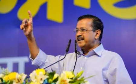 अरविंद केजरीवाल के खिलाफ दर्ज हुई FIR, सार्वजनिक धन के दुरुपयोग का लगा आरोप