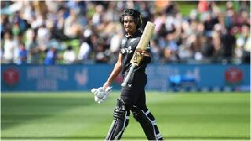 पाकिस्तानी क्रिकेटर के बेटे ने न्यूजीलैंड के लिए किया ODI डेब्यू, पहले ही मैच में बना दिया वर्ल्ड रिकॉर्ड