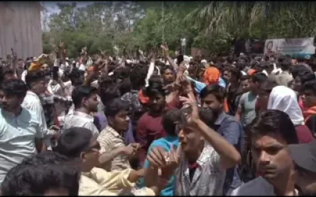 गुना: विरोध प्रदर्शन के दौरान बजरंग दल और विहिप सदस्यों पर लाठीचार्ज, पुलिस बोली- असामाजिक तत्वों के खिलाफ सख्त कार्रवाई करेंगे