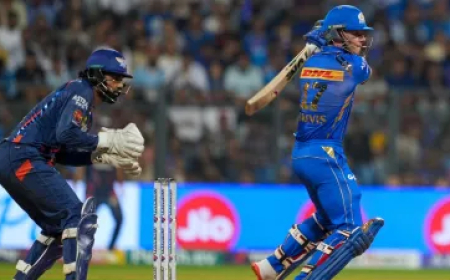 बीच आईपीएल में CSK का मास्टर स्ट्रोक, मुंबई के पूर्व खिलाड़ी की हुई एंट्री चेन्नई सुपरकिंग्स के खिलाड़ी गुरजपनीत सिंह चोट के कारण आईपीएल के इस सीजन से बाहर हो गए हैं। उनकी जगह टीम में डेवाल्ड ब्रेविस की एंट्री हुई है।