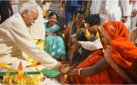 वाराणसी: मोहन भागवत ने किया 125 लड़कियों का कन्यादान, नेग में 501 रुपये दिए, कहा- 'बेटी का ख्याल रखना