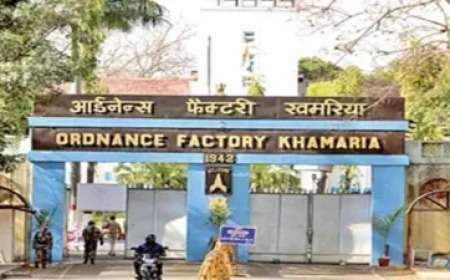 बड़ी खबर! सेना के लिए गोला-बारूद बनाने वाली फैक्ट्री के कर्मचारियों की छुट्टियां रद्द, बताई ये वजह