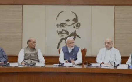 पाकिस्तान में स्ट्राइक के बाद PM मोदी ने की सेना की तारीफ, जानें कैबिनेट की बैठक में क्या हुआ, राष्ट्रपति से भी मिले