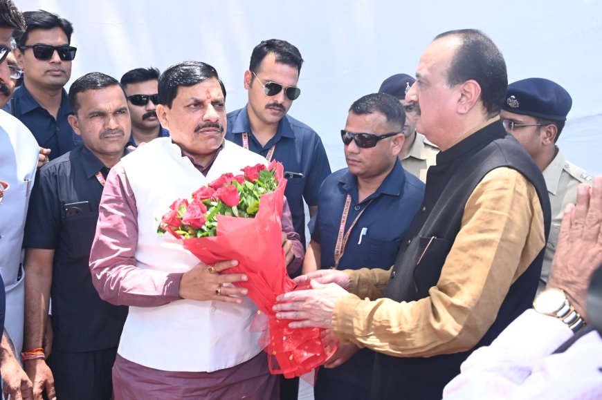 मुख्यमंत्री डॉ. यादव ने किया लॉयर्स चेम्बर एवं मल्टीलेवल पार्किंग का शिलान्यास