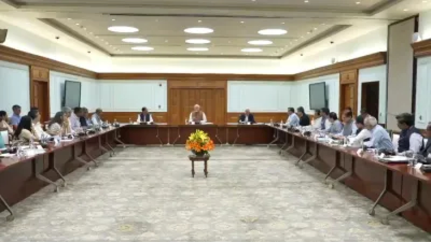 PM मोदी ने मंत्रालयों के सचिवों के साथ की हाई लेवल मीटिंग, मौजूदा स्थिति पर हुई चर्चा