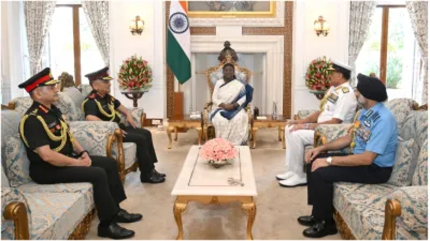 ऑपरेशन सिंदूर में मिली सफलता की राष्ट्रपति द्रौपदी मुर्मू ने की सराहना, सीडीएस समेत तीनों सेनाओं के प्रमुख रहे मौजूद