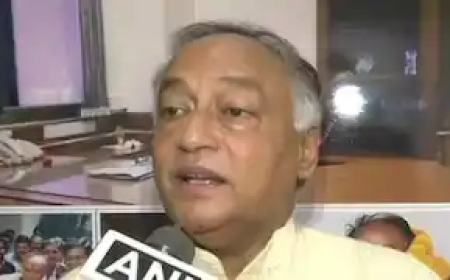 दिग्विजय सिंह के भाई लक्ष्मण सिंह पर कांग्रेस ले सकती है बड़ा एक्शन? राहुल गांधी के खिलाफ दिया था बयान