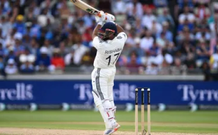 इतिहास रचने के लिए ऋषभ पंत को करना होगा बस छोटा सा काम, सहवाग-रोहित छूट जाएंगे पीछे