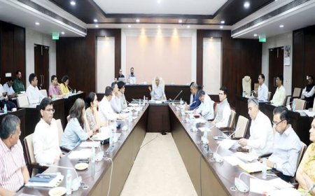 मुख्य सचिव की अध्यक्षता में विधानसभा सत्र की तैयारी और लंबित कार्यों की समीक्षा बैठक हुई