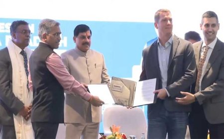 बार्सिलोना में सीएम डॉ. यादव का जलवा, मुरीद हुई टेक जायंट कंपनी सबमर, विजिट के कुछ घंटों बाद ही कर लिया MOU