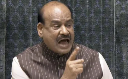 विपक्ष के हंगामे पर लोकसभा स्पीकर की फटकार, राहुल गांधी से बोले- "जनता ने पर्चियां फेंकने के लिए नहीं भेजा"