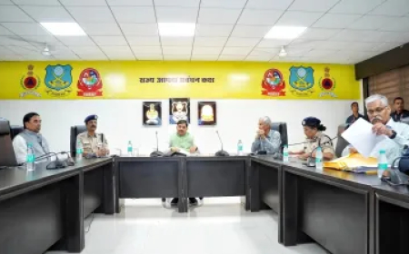 MP में भारी बारिश का कहर, CM मोहन योदव ने की समीक्षा बैठक, बोले- अब तक 2900 लोगों को बचाया गया