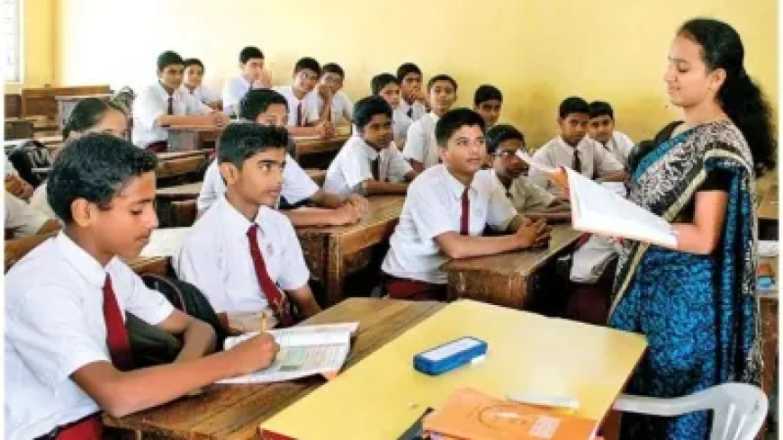 यूपी में स्कूलों के मर्जर के खिलाफ याचिका खारिज, इलाहाबाद हाईकोर्ट की लखनऊ बेंच ने योगी सरकार के फैसले को सही ठहराया