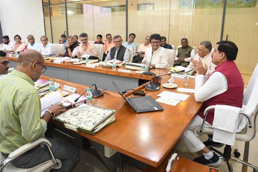 पत्रकारिता विश्वविद्यालय में साइबर और आर्टिफिशियल इंटेलीजेंस पर केंद्रित पाठ्यक्रम आरंभ किए जाएं: मुख्यमंत्री डॉ. यादव