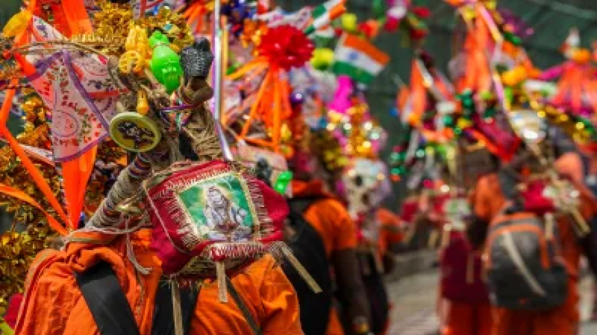 कांवड़ यात्रा मार्ग की दुकानों में QR कोड मामले में SC सख्त, यूपी-उत्तराखंड सरकार से मांगा जवाब