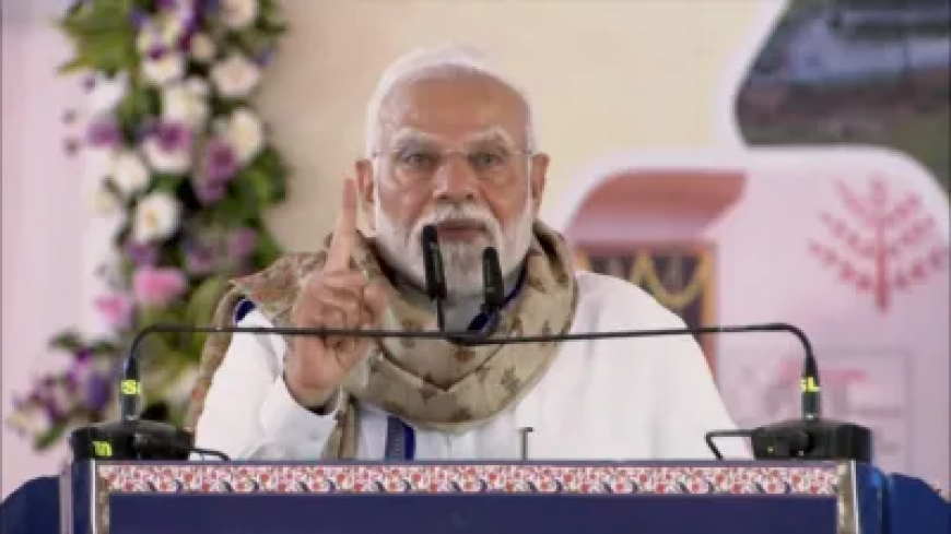 बनाएंगे नया बिहार, फिर एक बार NDA सरकार", मोतिहारी से PM मोदी ने विपक्ष पर साधा निशाना