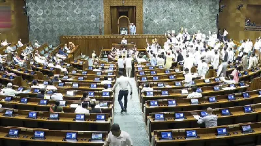 संसद में हंगामे के कारण कार्यवाही बाधित, पूरे दिन के लिए हुई स्थगित