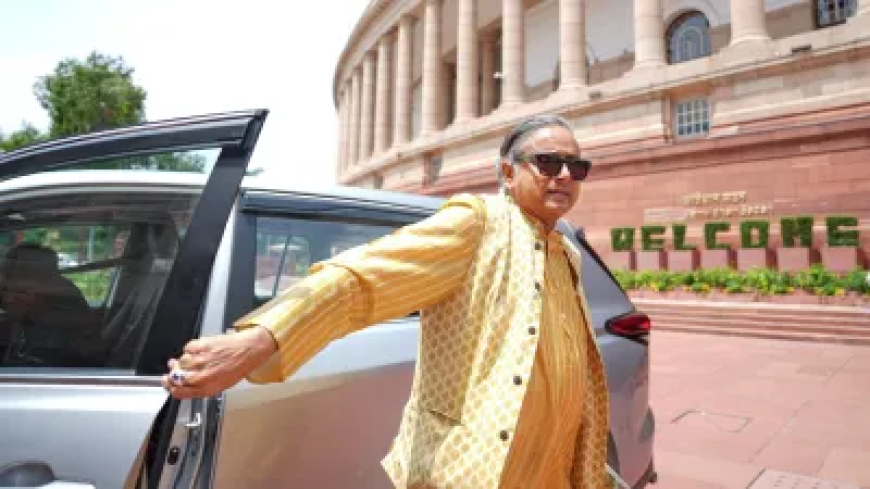 शशि थरूर ने ऑपरेशन सिंदूर पर सरकार की आलोचना करने से किया इनकार- सूत्र