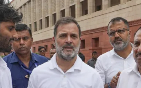 राहुल गांधी के आरोप पर चुनाव आयोग का जवाब, कहा- 'रोज मिल रहीं धमकियां, पर निष्पक्ष तरीके से काम करते रहेंगे'