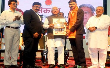 सरकार के कल्याणकारी कार्यक्रमों की सफलता सुनिश्चित कराएं : राज्यपाल श्री पटेल