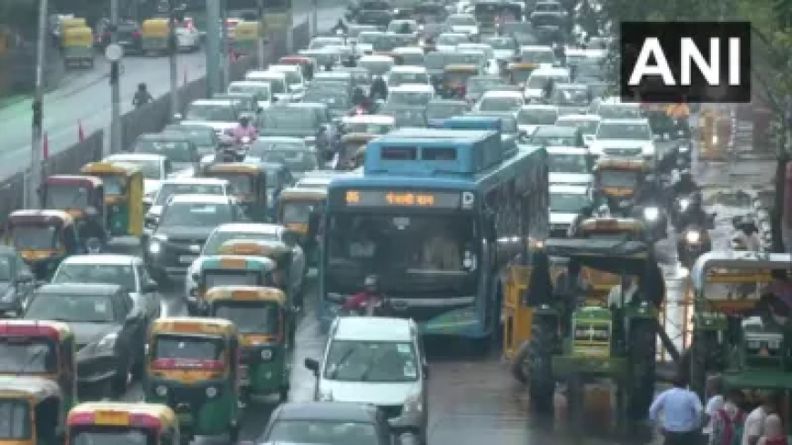 CJI गवई की बड़ी टिप्पणी, 'दो घंटे की बारिश में लकवाग्रस्त हो जाती है दिल्ली', जानें क्यों कहा ऐसा