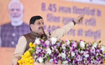 8 लाख से ज्यादा बच्चों को CM मोहन यादव ने दिया मेगा गिफ्ट, राम-कृष्ण का कहानी सुनाकर जगाई शिक्षा की अलख