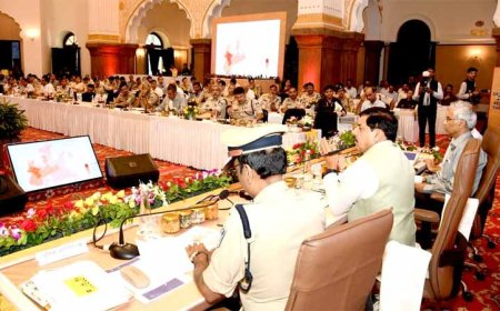 कानून-व्यवस्था बनाए रखने की पहली जिम्मेदारी कलेक्टर्स की: मुख्यमंत्री डॉ. यादव