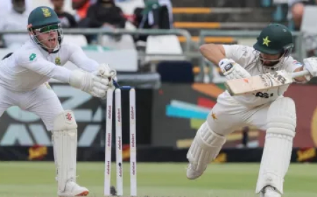 अपने ही घर में बुरी फंसी पाकिस्तान क्रिकेट टीम, दो बल्लेबाज केवल 7 रन से चूके